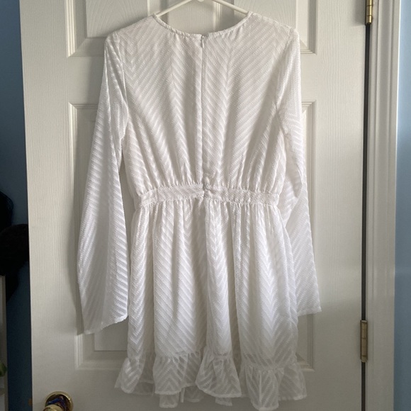 White Altar’d State dress - Picture 2 of 3